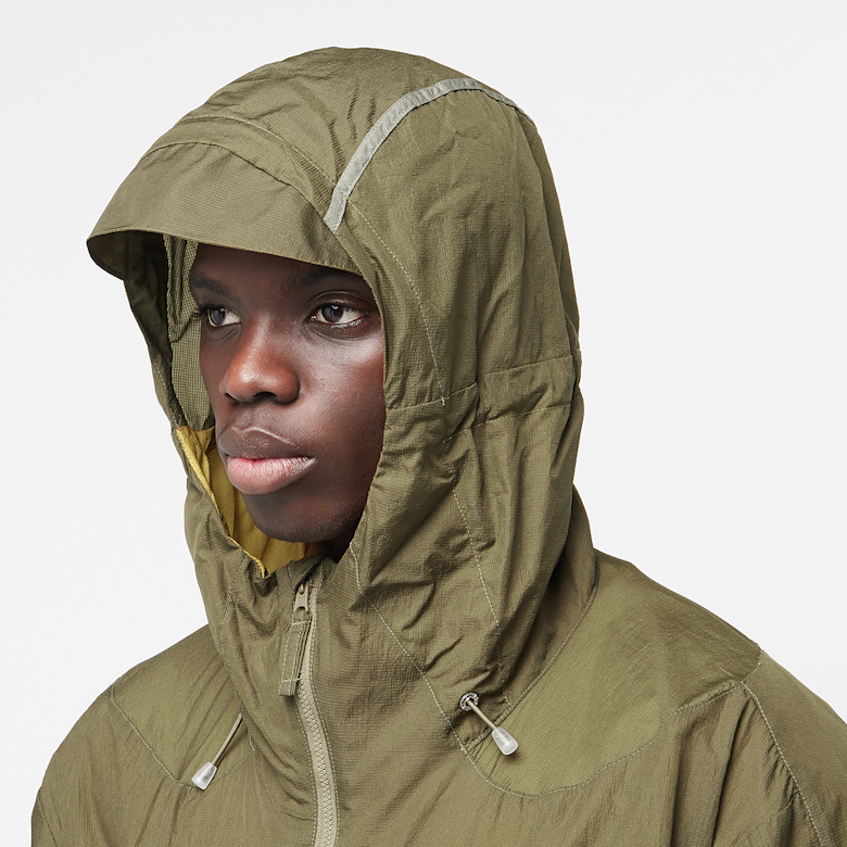 Buy Oakley Latitude Flight Wind Jacket in green | FOA406828-7CE