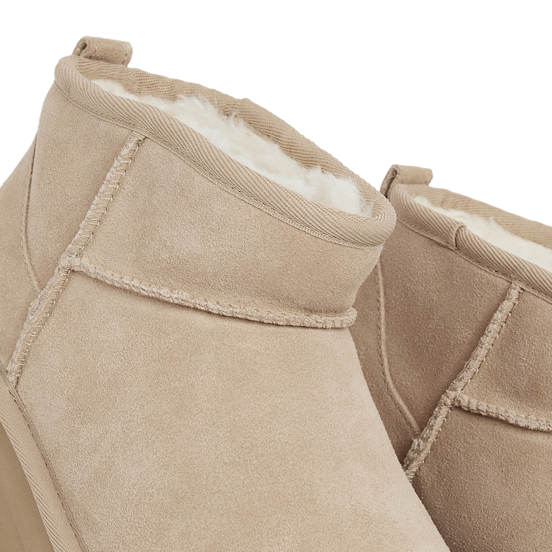 Buy UGG Wmns Classic Ultra Mini Platform in beige | 1135092-SAN