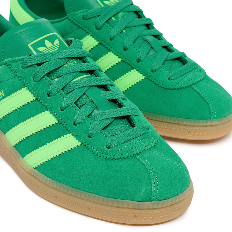 Buy adidas Originals Wmns Muenchen in green | JS3997 | solebox