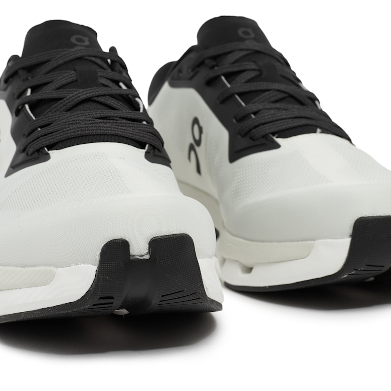 On Cloudzone Ice | Black スニーカー Buy On Cloudzone 