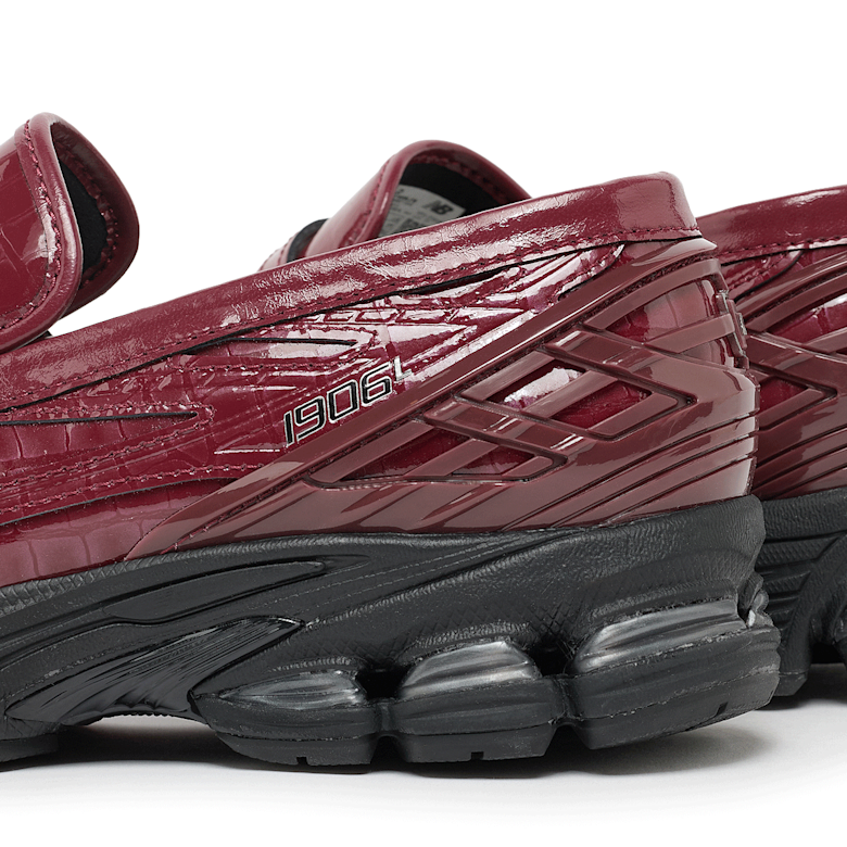 ^_^ Buy New Balance 1906 Loafer (U1906LCS) in rood | U1906LCS | solebox