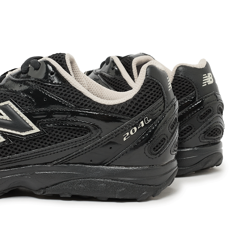 Buy New Balance Wmns 204L (U204LMRA) in black | U204LMRA | solebox