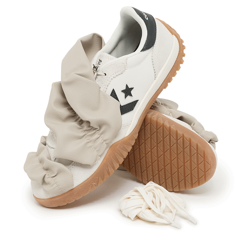 専用② Buy Converse Wmns Run Star Trainer Ruffle in beige | A17732C | solebox