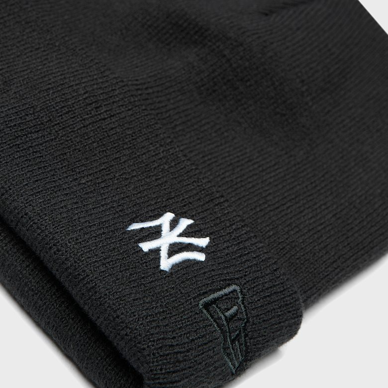 Buy New Era Mini Logo Cuff Beanie New York Yankees in blue