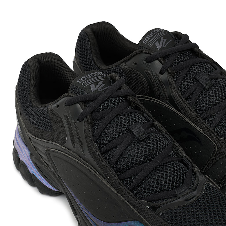 Buy Saucony ProGrid V2 in black | S71023-4 | solebox