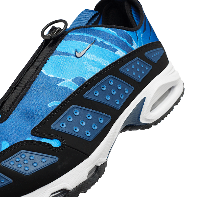 Buy Nike Air Max Sndr Camo in court blue/black-aluminum-blue tint