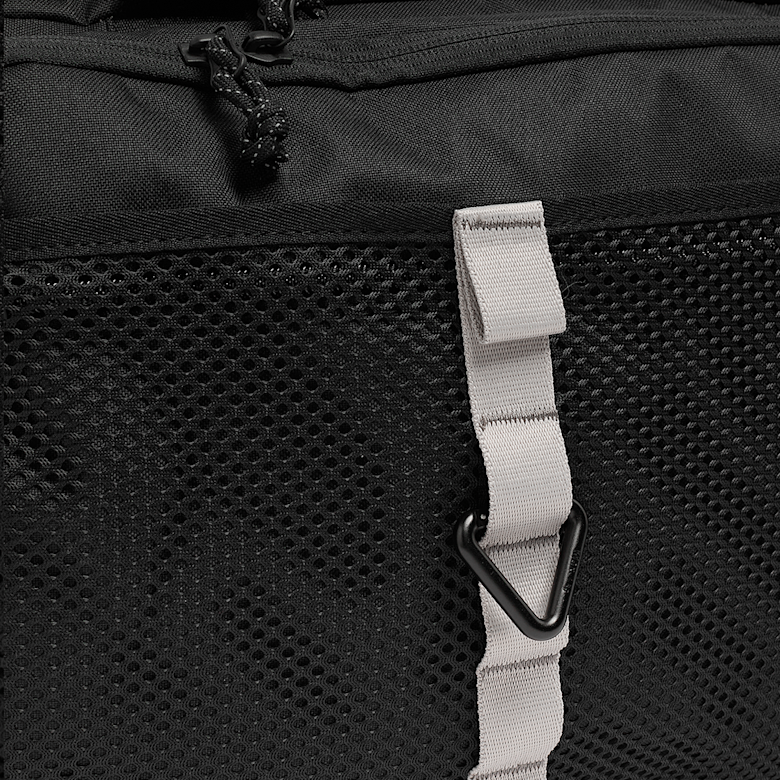 Kaufe Nike ACG Daymax Duffle Bag 60L in schwarz | HJ8185-010 | solebox