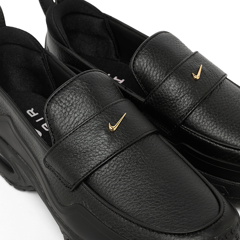 Buy Nike WMNS Air Max Phenomena in black/metallic gold-smoke grey