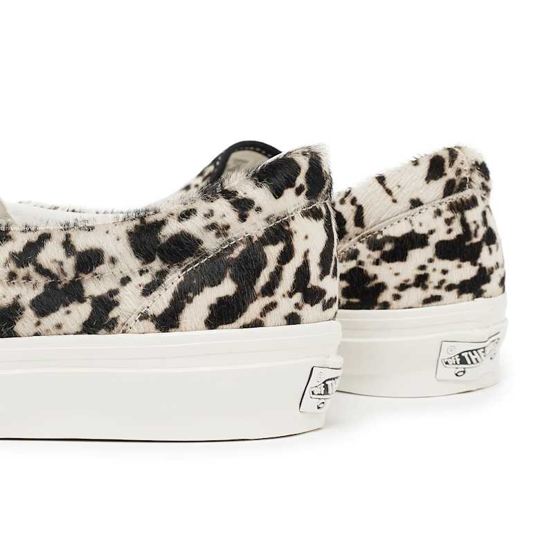 VANS Off-White Pony Hair Slip-On Sneakers VANS Premium Classic Slip-On LX 98 Pony Hair - Off White  main image 4