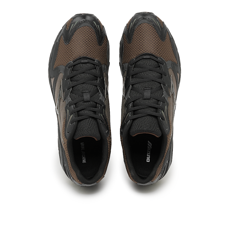 Buy Mizuno x Vainl Archive Wave Rider 10 in brown | D1GD252101