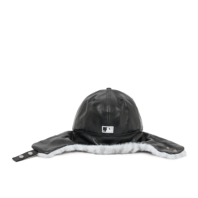 Buy New Era IMG Faux Fur Dogear 59fifty New York Yankees in black
