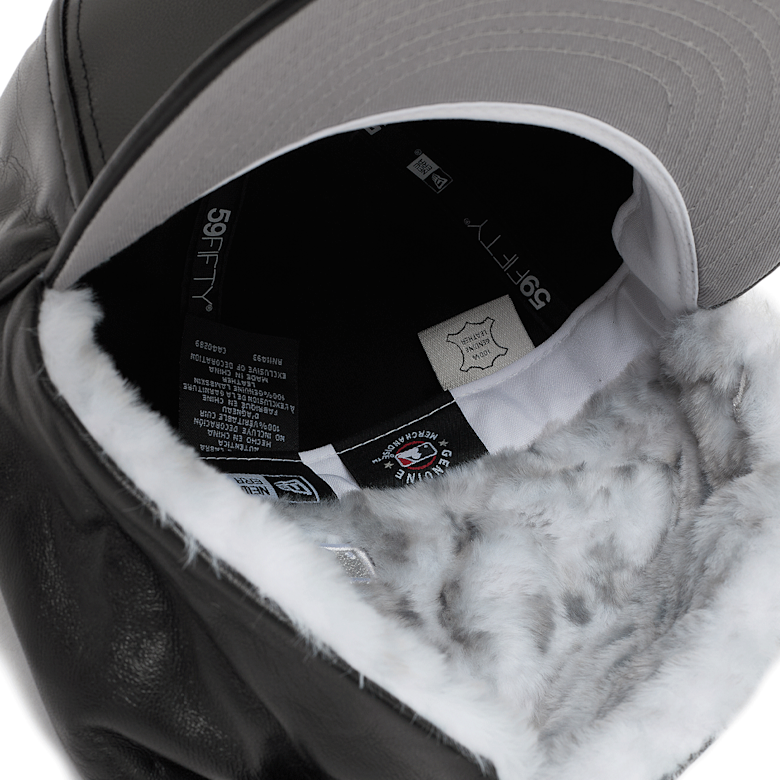 Buy New Era IMG Faux Fur Dogear 59fifty New York Yankees in black