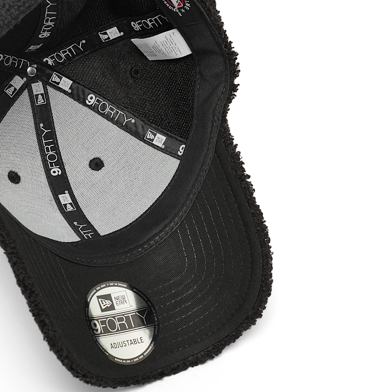 Buy New Era Winter Borg 9Forty® in black | 60759020 | solebox