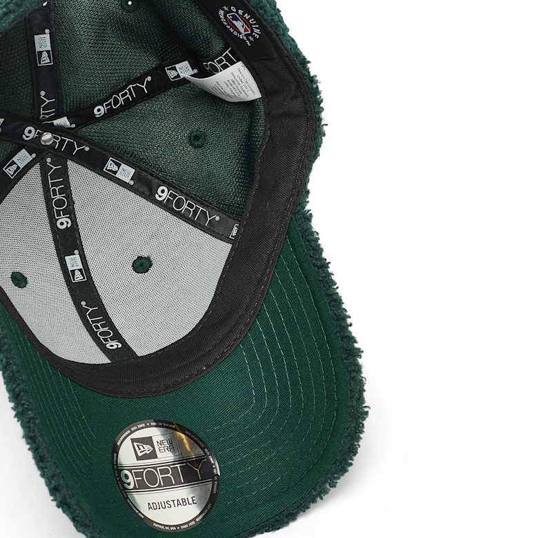 Buy New Era Winter Borg 9Forty® in green | 60759018 | solebox