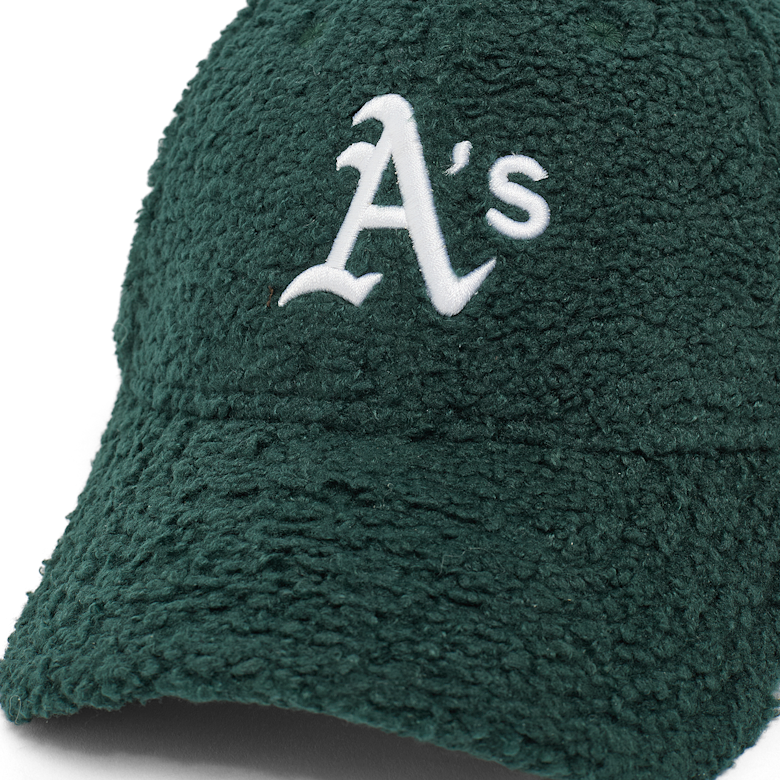 Buy New Era Winter Borg 9Forty® in green | 60759018 | solebox