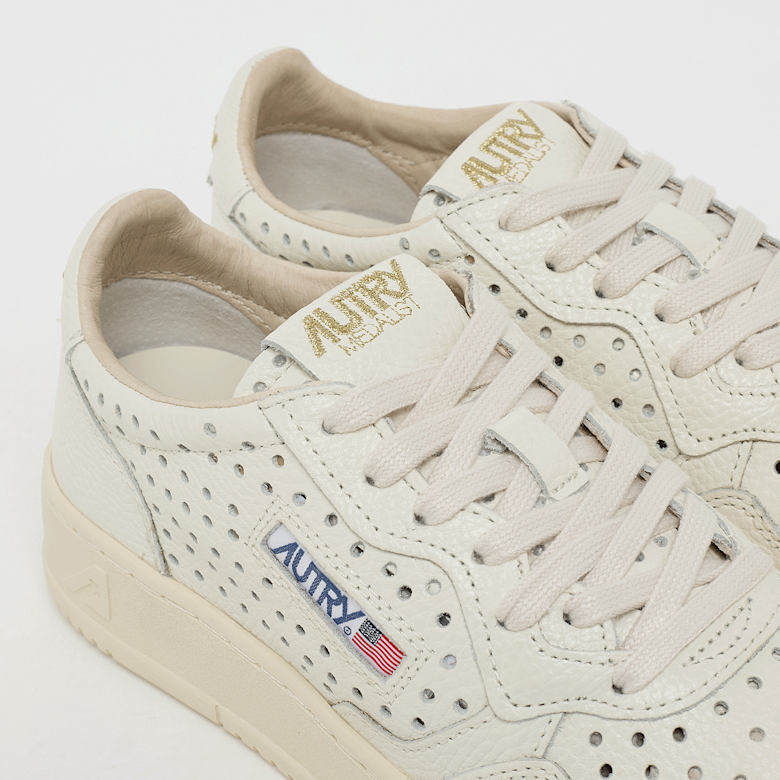 Buy Autry Wmns Medalist Low in beige | AULWFA04 | solebox