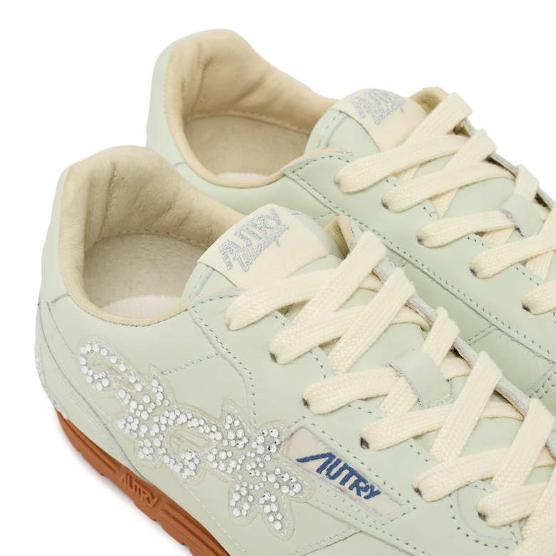 Buy Autry Wmns Windspin nappa/patch bone white Wmns Windspin in
