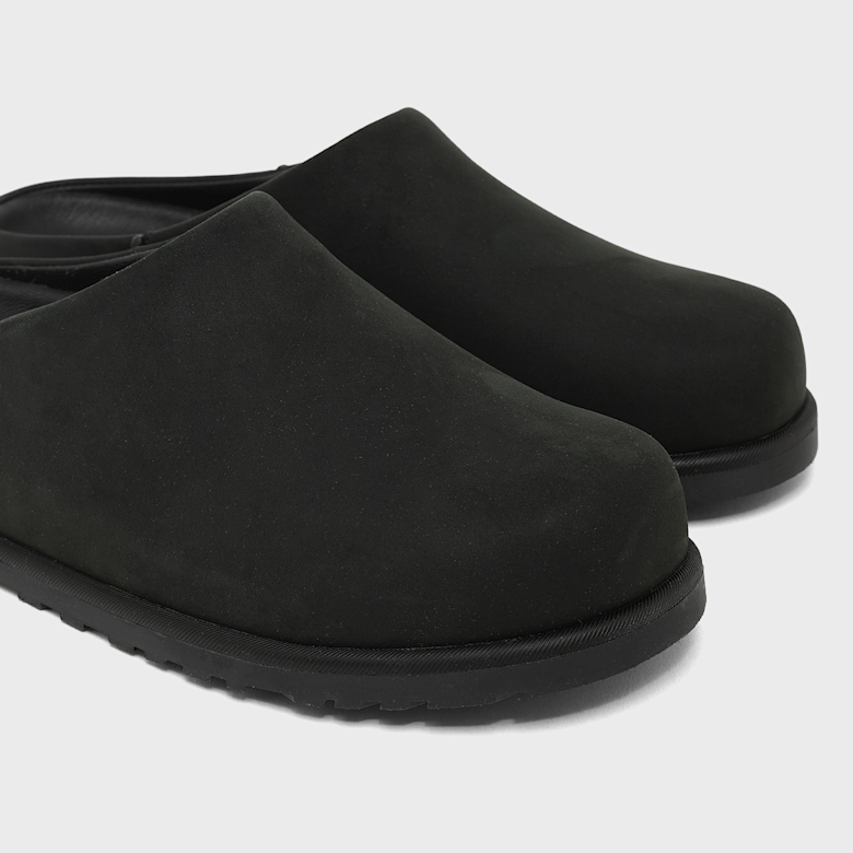 Buy UGG Wmns Otzo Clog in black | 1181130-BLK | solebox