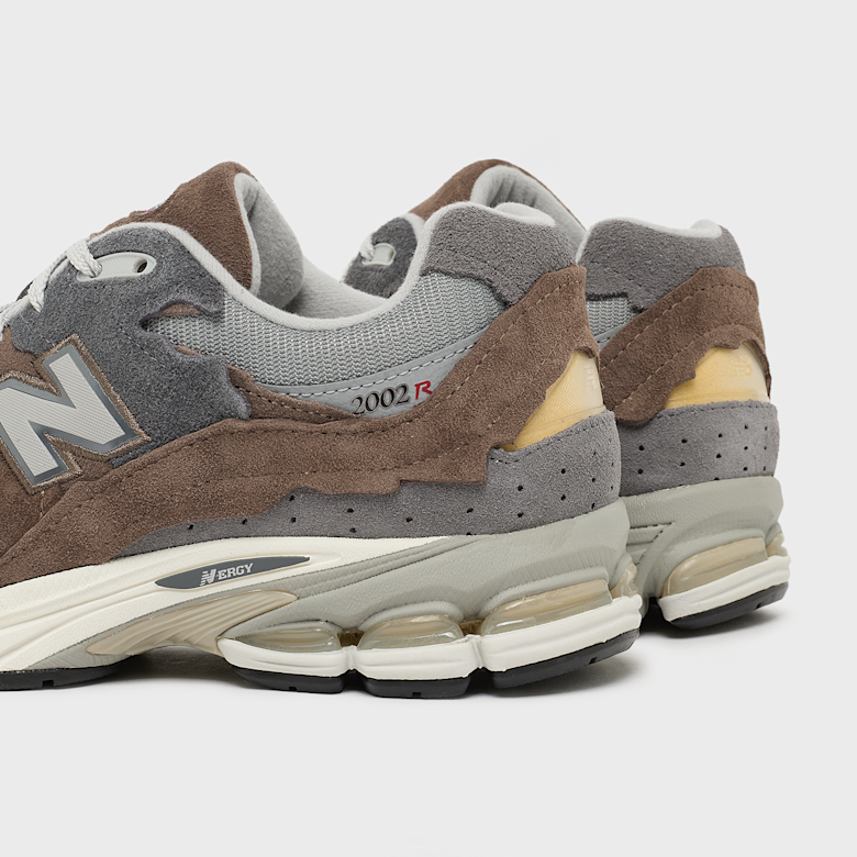 Buy New Balance 2002 (M20024J7) in bruin | M20024J7 | solebox
