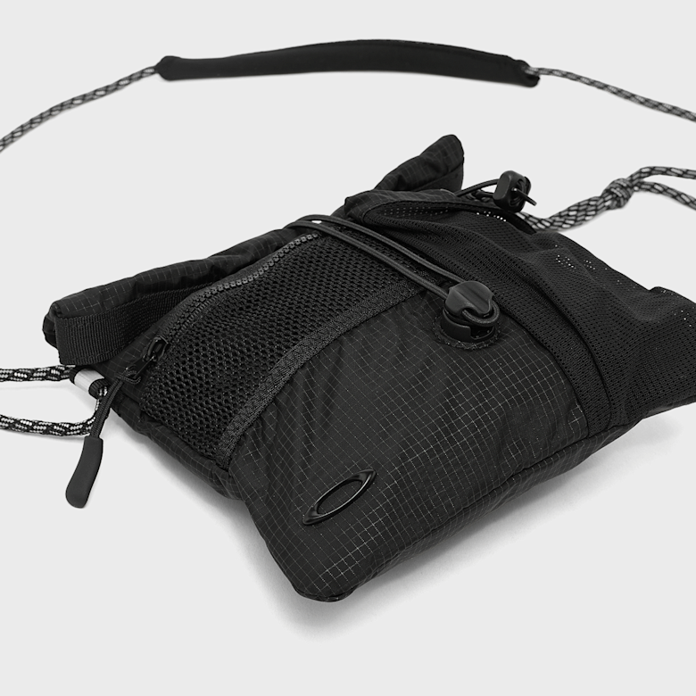 Buy Oakley Reserve Pouch in zwart | FOS902081-021 | solebox