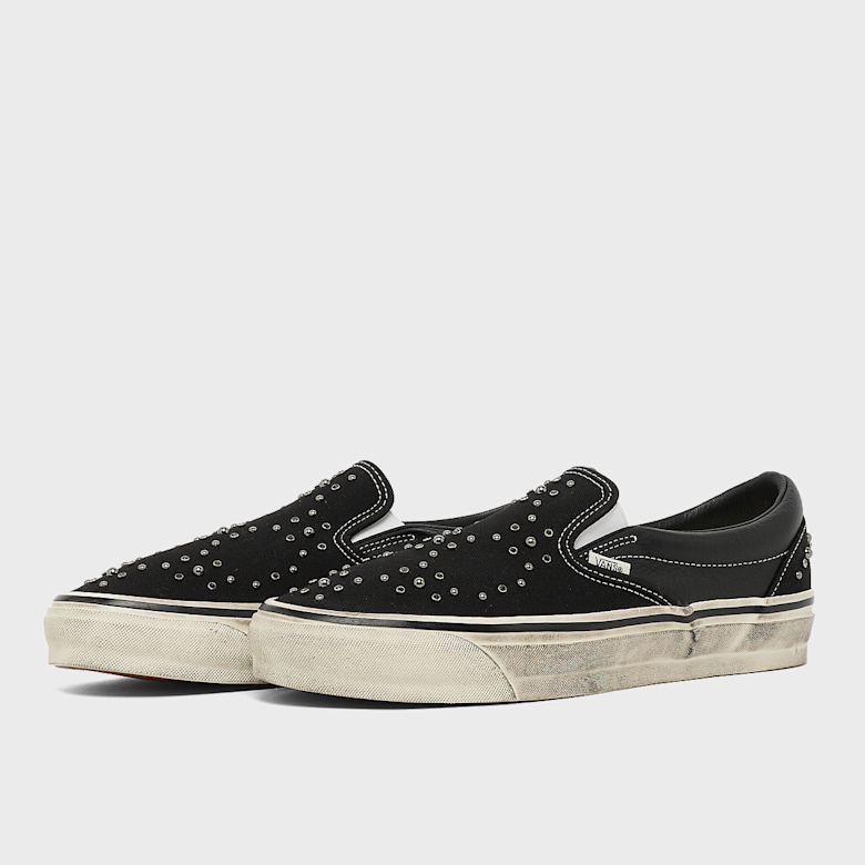 売却済み Buy Vans LX Classic Slip-On 98 Pearlized in black | VN000D9PBKA1