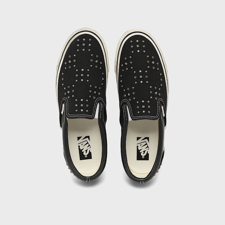 Buy Vans Wmns LX Classic Slip-On 98 Pearlized in black