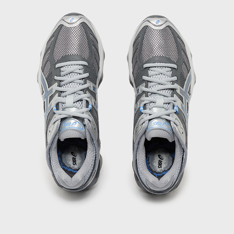 Buy ASICS SportStyle Gel-Kinetic 2.0 in zilver | 1203A678-022