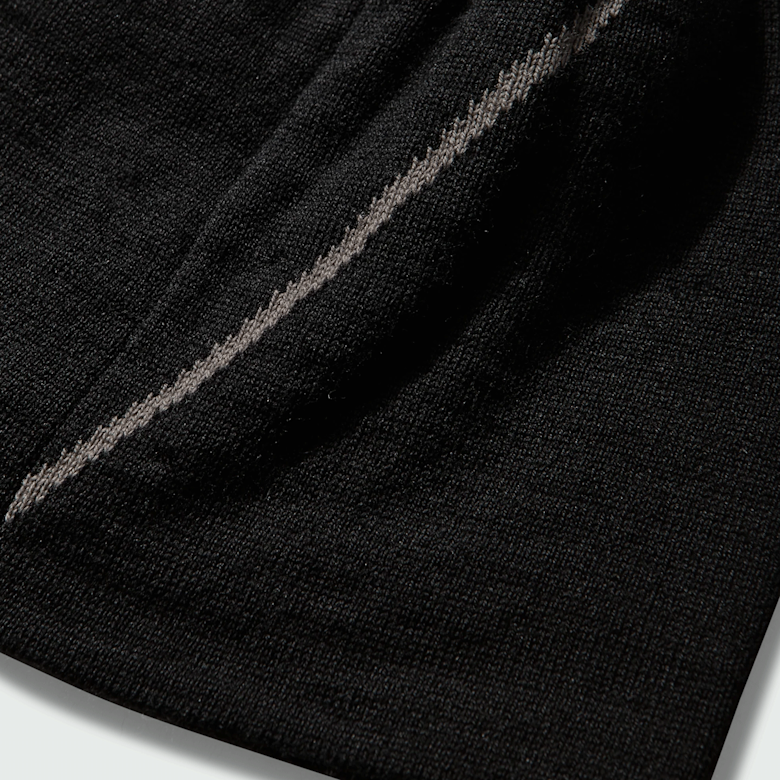 Buy ROA Logo Wool Beanie in black | YBUW205YA04-BLK0001 | solebox