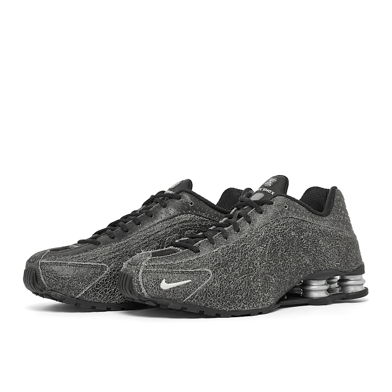 Buy Nike Shox R4 QS in black | IO4544-002 | solebox