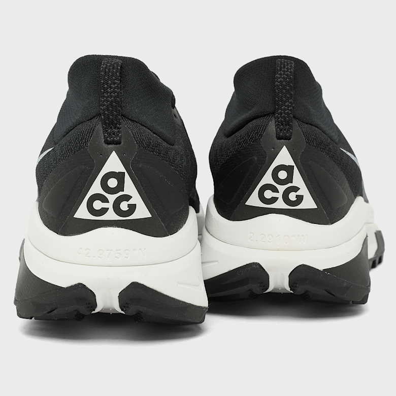 Buy Nike ACG Zegama in black/summit white-safety orange | HV8113