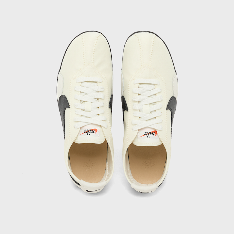 40枚 Buy Nike W Nike Moon Racer soft pearl/black-black Wmns Moon Racer