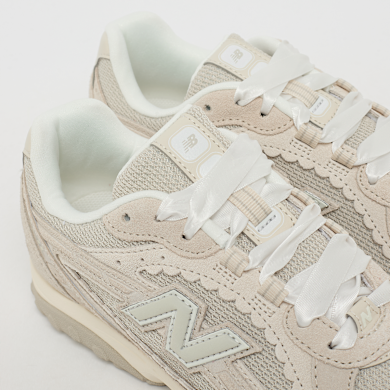 Buy New Balance Wmns 204L (U204L2SZ) in beige | U204L2SZ | solebox