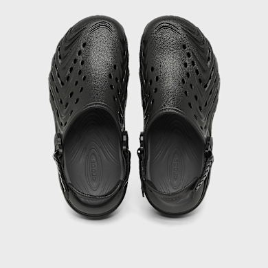 Buy Crocs Echo II Chrome Echo II Chrome in zwart | | solebox