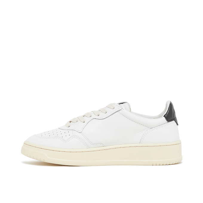 Autry Wmns 01 Low WLL22 blanc 70229 3
