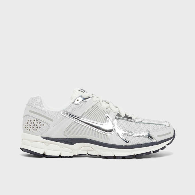 Nike   Wmns Zoom Vomero 5 "Metallic Silver" grau 78498 2