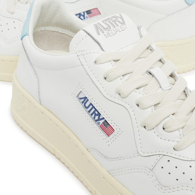 Autry Wmns Medalist Low blanc 82560 6