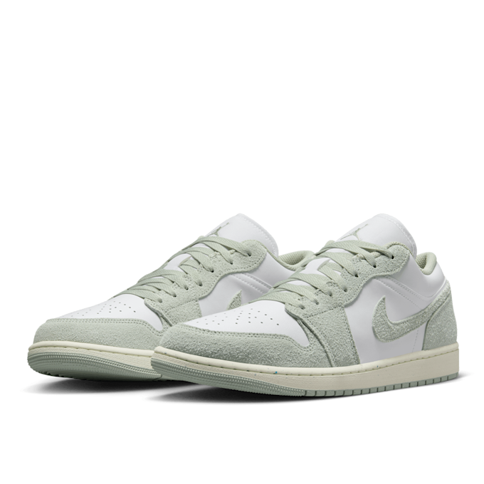 Jordan Air Jordan 1 Low SE "Light Green" groen 83326 1