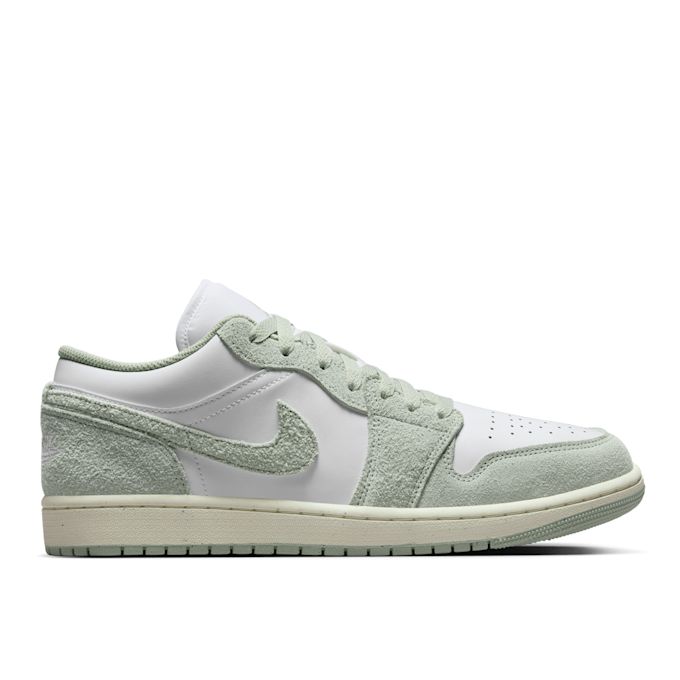 Jordan Air Jordan 1 Low SE "Light Green" groen 83326 2