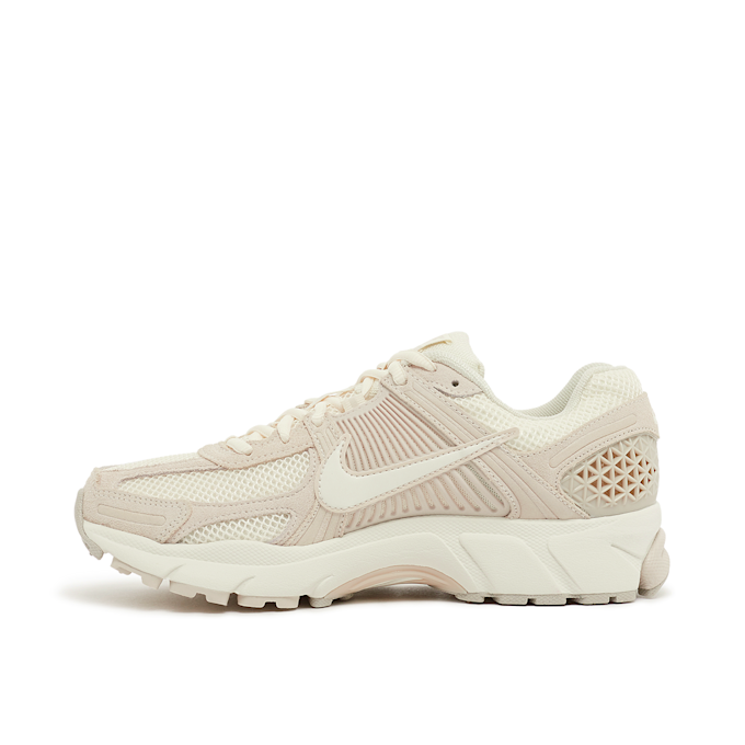 Nike Wmns Zoom Vomero 5 "Light Orewood Brown" beige 86768 2