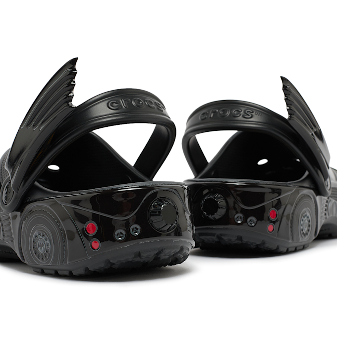 Crocs x Batman Classic Clog "Batmobile" schwarz 84935 7