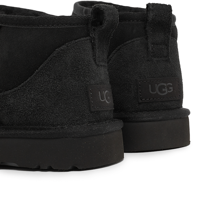 UGG Wmns Classic Ultra Mini noir 85916 5