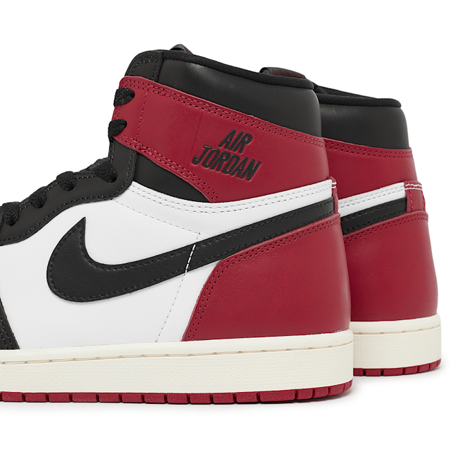 Jordan Air Jordan 1 Retro High OG "Black Toe Reimagined" noir 86396 5