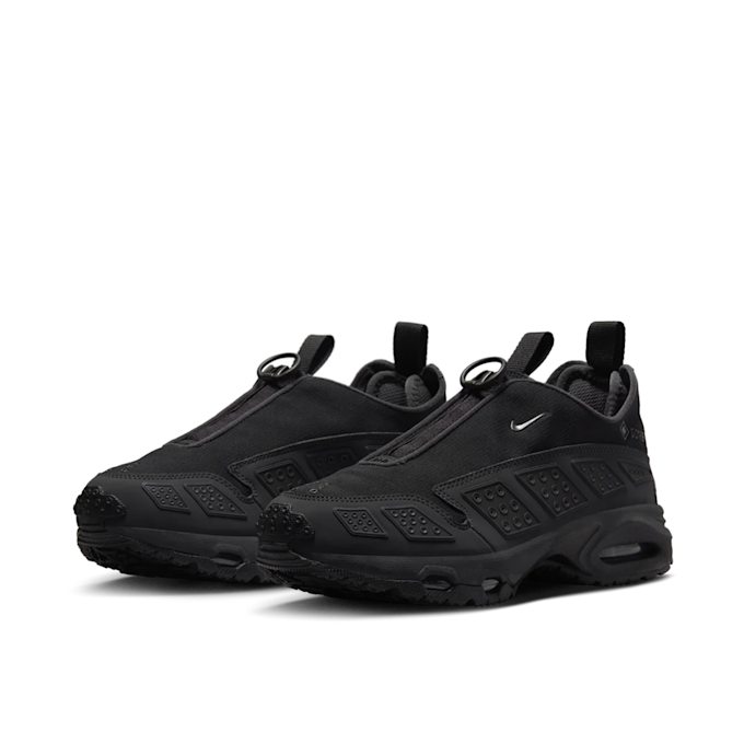 Nike Wmns Air Max SNDR Gore-Tex "Black and Dark Smoke Grey" noir 86985 1