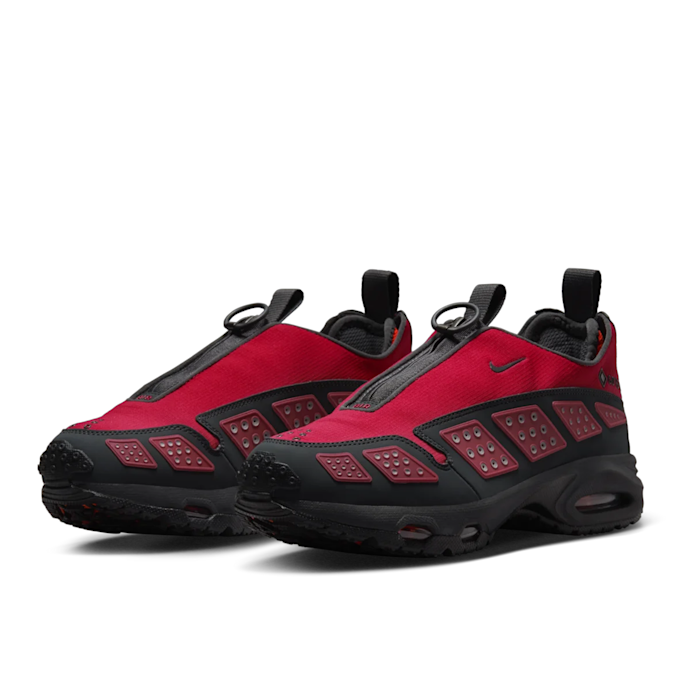 Nike   Air Max SNDR Gore-Tex "Fire Red" zwart 85149 1
