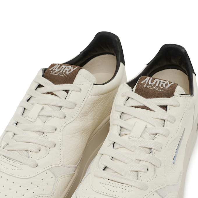 Autry Medalist Low beige 87090 5