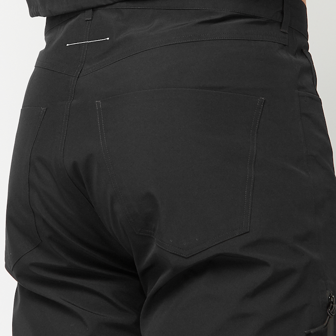 MM6 Maison Margiela&nbsp; x Salomon Pants 5 Pockets Gore Tex noir 88308 5