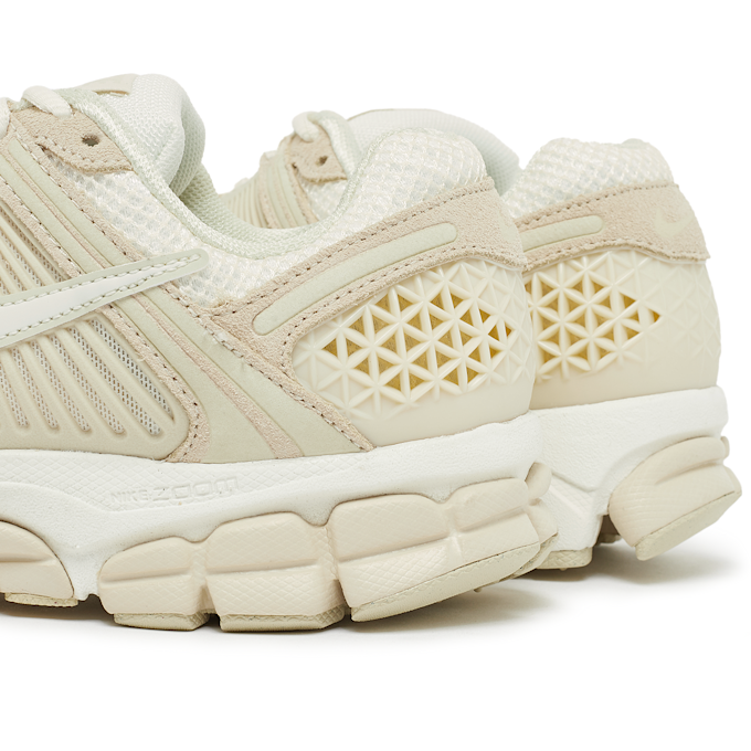 Nike   Wmns Zoom Vomero 5 "Beach" beige 88685 5