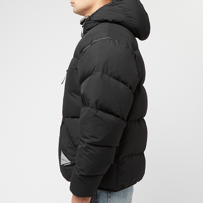 Gramicci x And Wander Down Jacket noir 88339 3