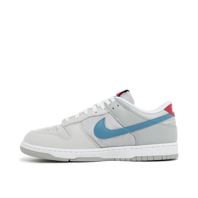Nike Wmns Dunk Low “Silver Surfer” grau 85424 3