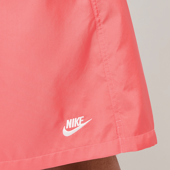 Nike Club Flow Shorts red 89839 7